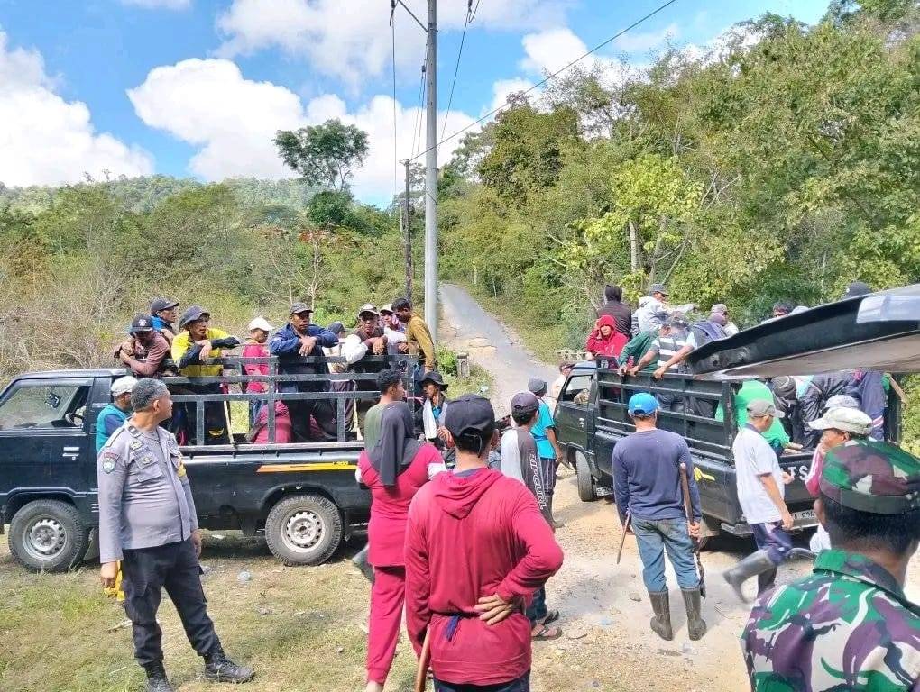 Kegiatan Gotong Royong yang dilaksanakan pada tanggal 23 juli tepatnya di Jalan Lintas Lito-Sumbawa
